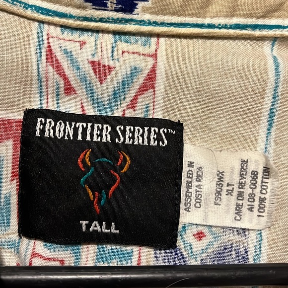 Frontier Series XLT western long sleeve button down shirt has an Aztec print - Picture 4 of 5